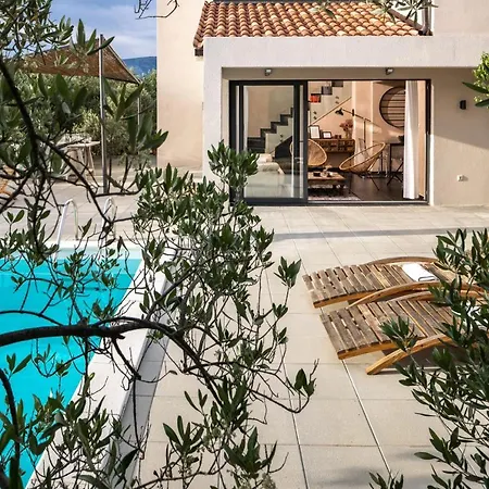 Villa Mai's *