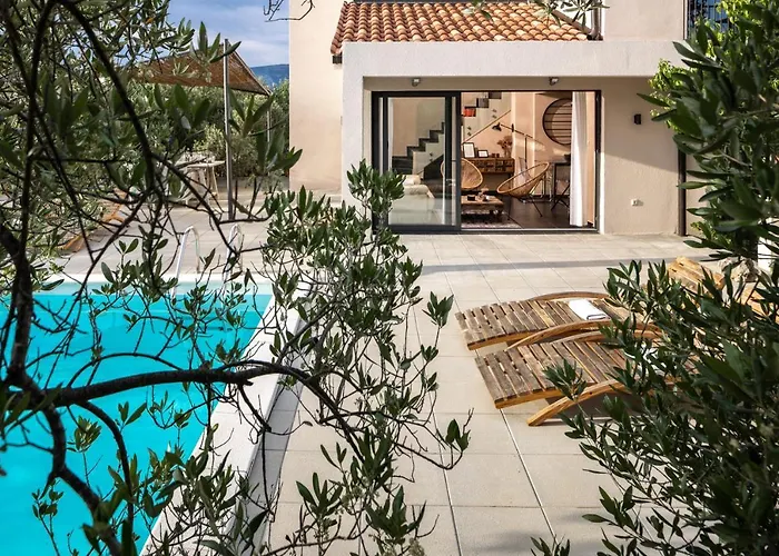 Villa Mai's *